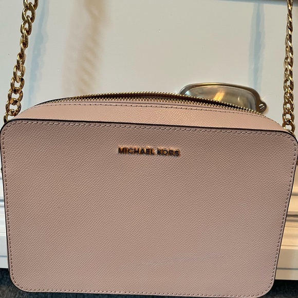 Michael Kors Jet Set Crossbody - Picture 2 of 14